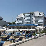 Moderno Apartahotel